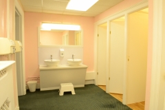 toilettes finished, new and bright.